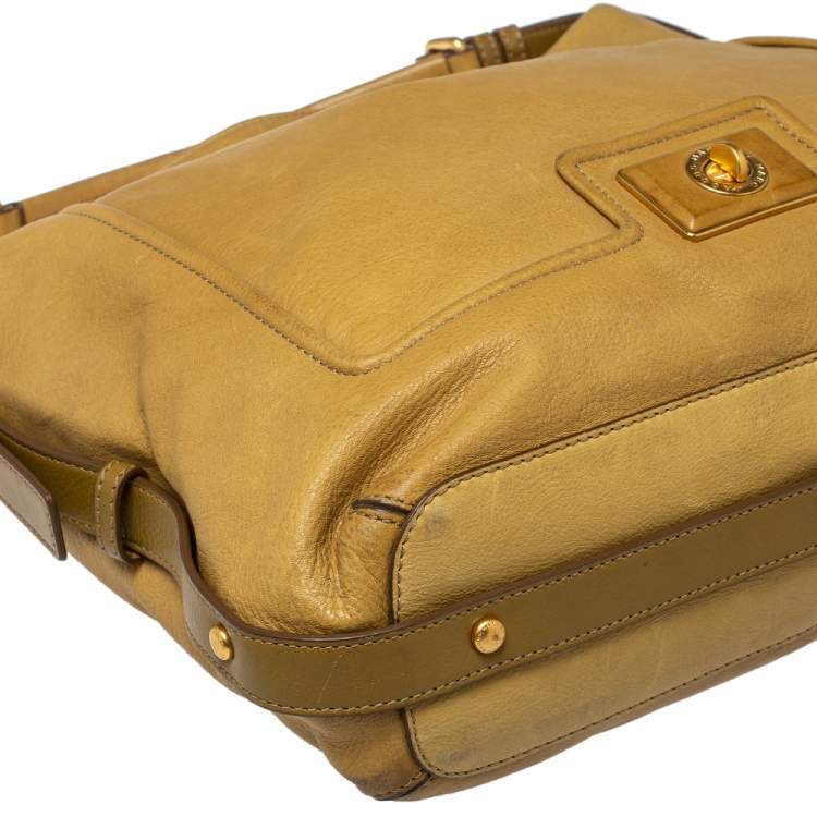 مملوكة مسبقًا Marc by Marc Jacobs Beige Leather Revolution Hobo