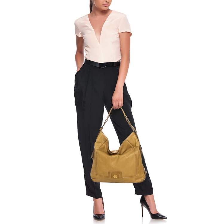 مملوكة مسبقًا Marc by Marc Jacobs Beige Leather Revolution Hobo