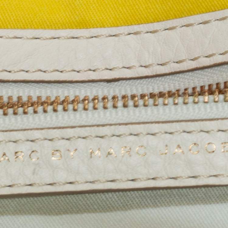 مملوكة مسبقًا Marc By Marc Jacobs White Leather and Straw Flap Clutch