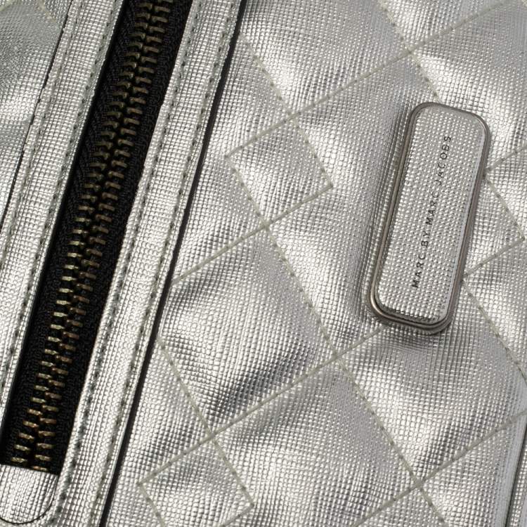 مملوكة مسبقًا Marc by Marc Jacobs Silver Leather Sally Crossbody Bag