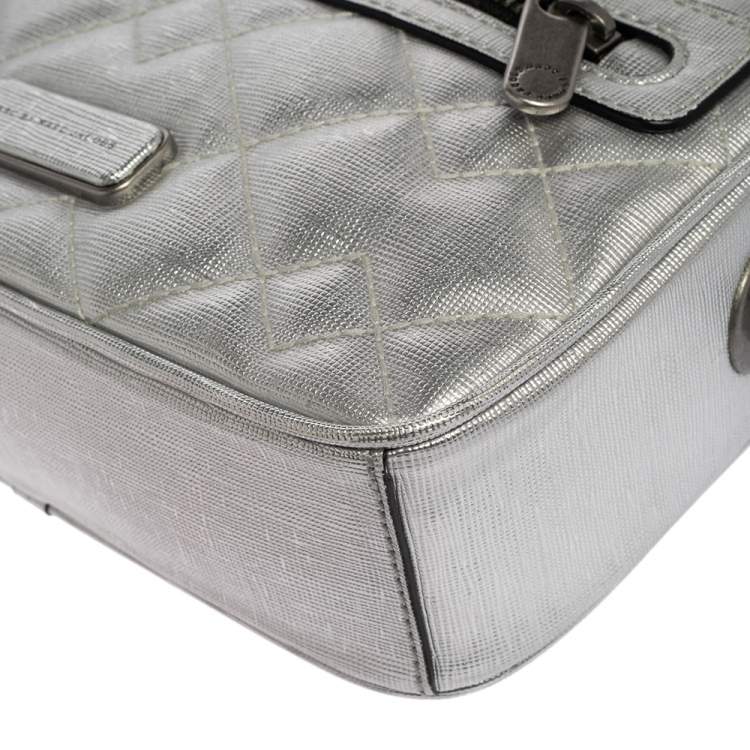 مملوكة مسبقًا Marc by Marc Jacobs Silver Leather Sally Crossbody Bag