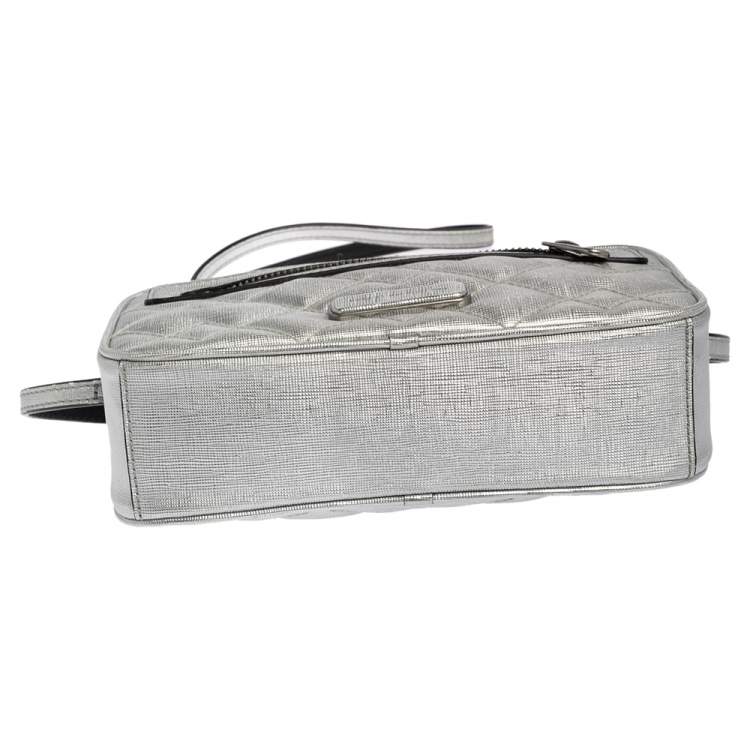 مملوكة مسبقًا Marc by Marc Jacobs Silver Leather Sally Crossbody Bag