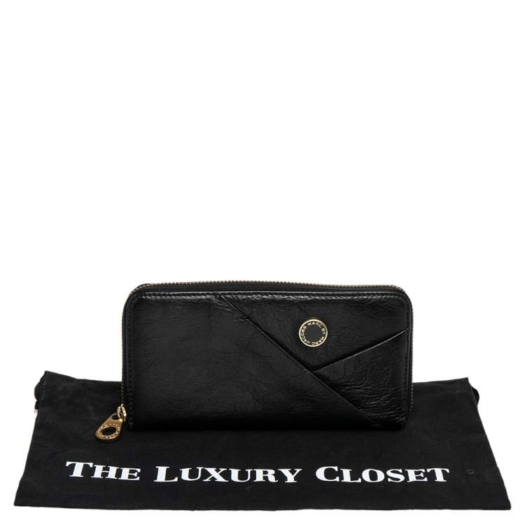 Pre Owned Marc by Marc Jacobs Black Leather Zip Around Wallet