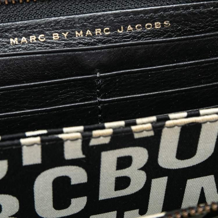 Pre Owned Marc by Marc Jacobs Black Leather Zip Around Wallet