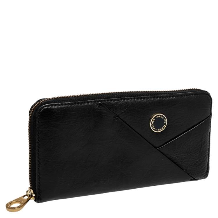 Pre Owned Marc by Marc Jacobs Black Leather Zip Around Wallet