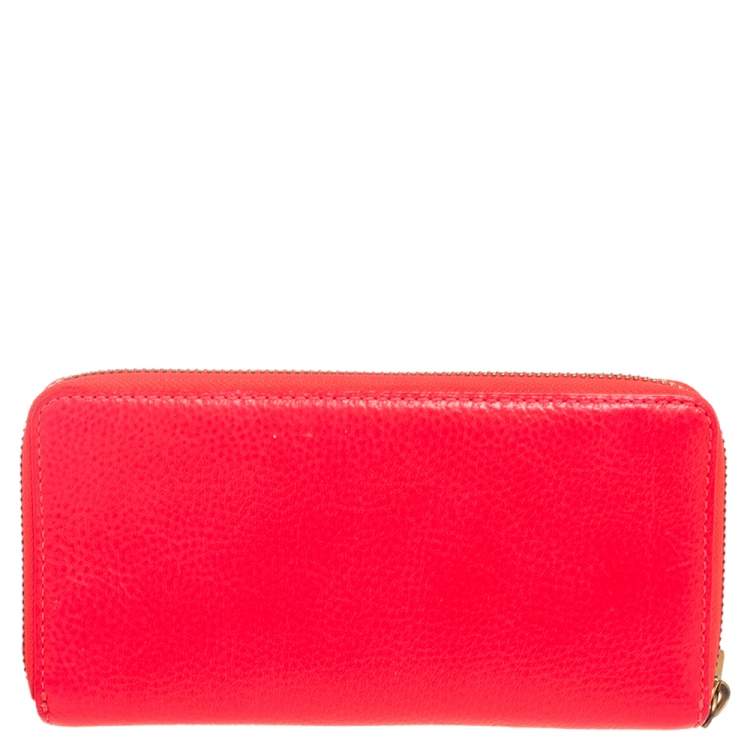 Pre Owned Marc by Marc Jacobs Neon Pink Leather Classic Q Zip Around Wallet