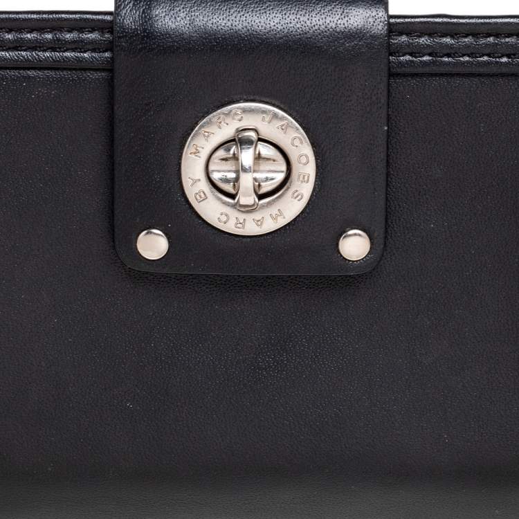 Pre Owned Marc by Marc Jacobs Black Leather Totally Turnlock Flap Wallet     