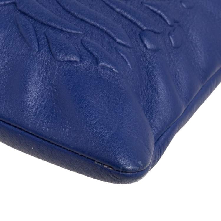 Pre Owned Marc by Marc Jacobs Blue Leather Floral Embossed Wristlet