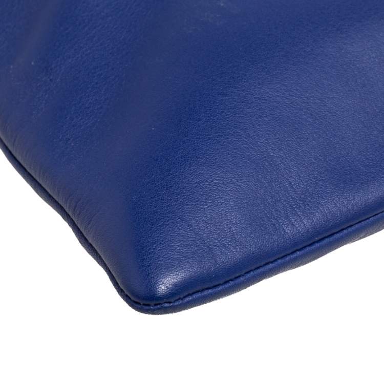 Pre Owned Marc by Marc Jacobs Blue Leather Floral Embossed Wristlet