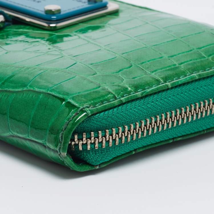 Pre Owned Marc by Marc Jacobs Green Croc Embossed Patent Leather Zip Around Wallet