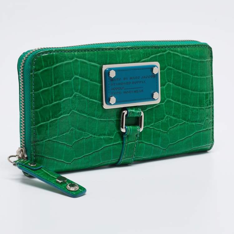 Pre Owned Marc by Marc Jacobs Green Croc Embossed Patent Leather Zip Around Wallet