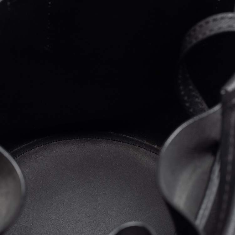 Pre Owned Marc by Marc Jacobs Black Leather Bucket Bag