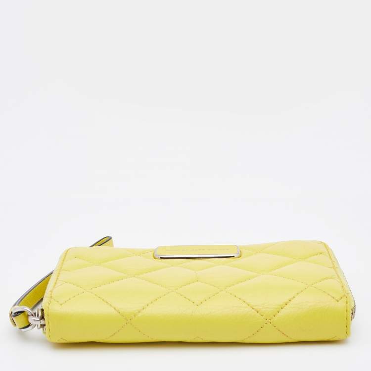 Pre Owned Marc by Marc Jacobs Yellow Quilted Leather Zip Around Wallet
