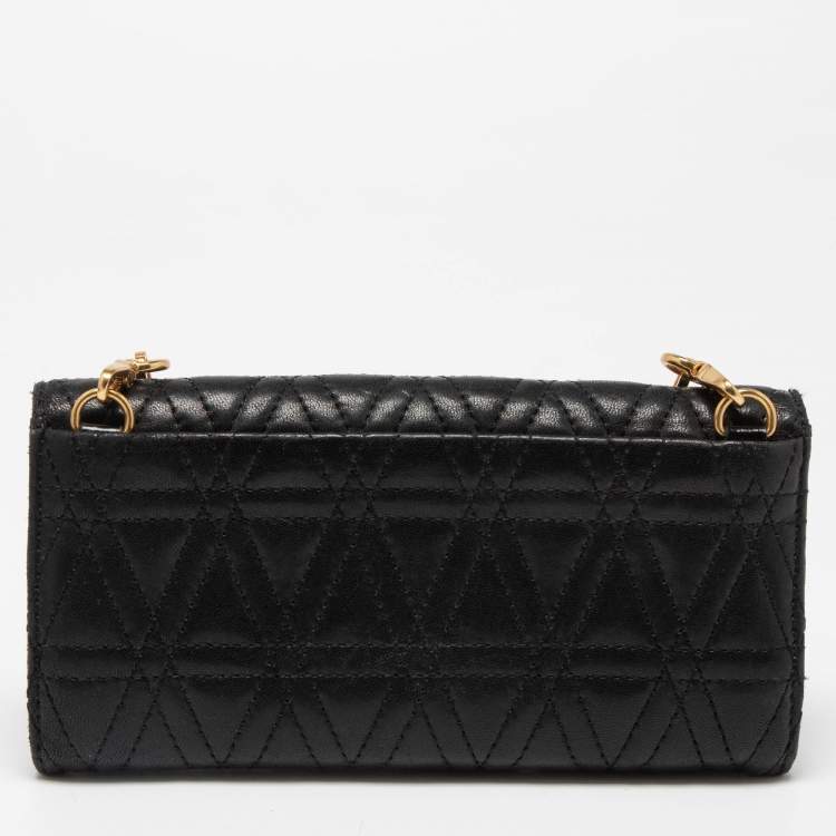 Pre Owned Marc by Marc Jacobs Black Quilted Leather Crossbody Bag