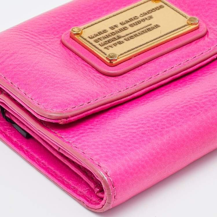Pre Owned Marc by Marc Jacobs Fuchsia Leather Trifold Wallet