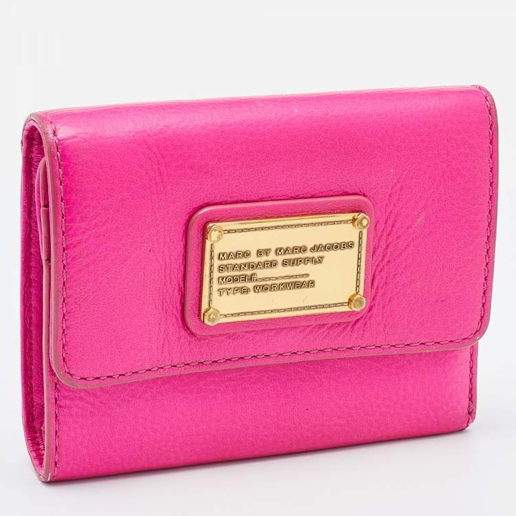 Pre Owned Marc by Marc Jacobs Fuchsia Leather Trifold Wallet
