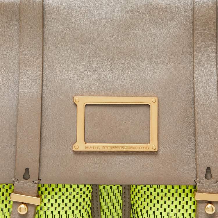 Pre Owned Marc by Marc Jacobs Neon Green/Grey Woven Patent and Leather Werdie Top Handle Bag