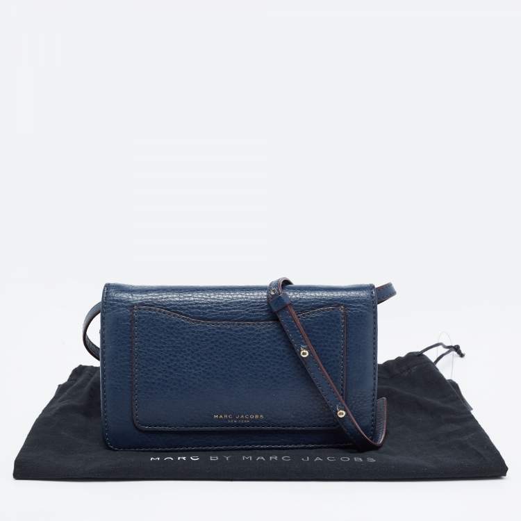 Pre Owned Marc Jacobs Navy Blue Leather Recruit Wallet on Strap