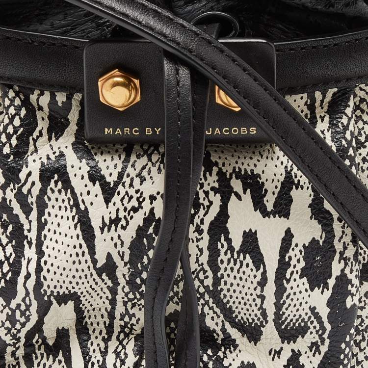 Pre Owned Marc by Marc Jacobs Tri Color Snakes Print Leather Bucket Bag