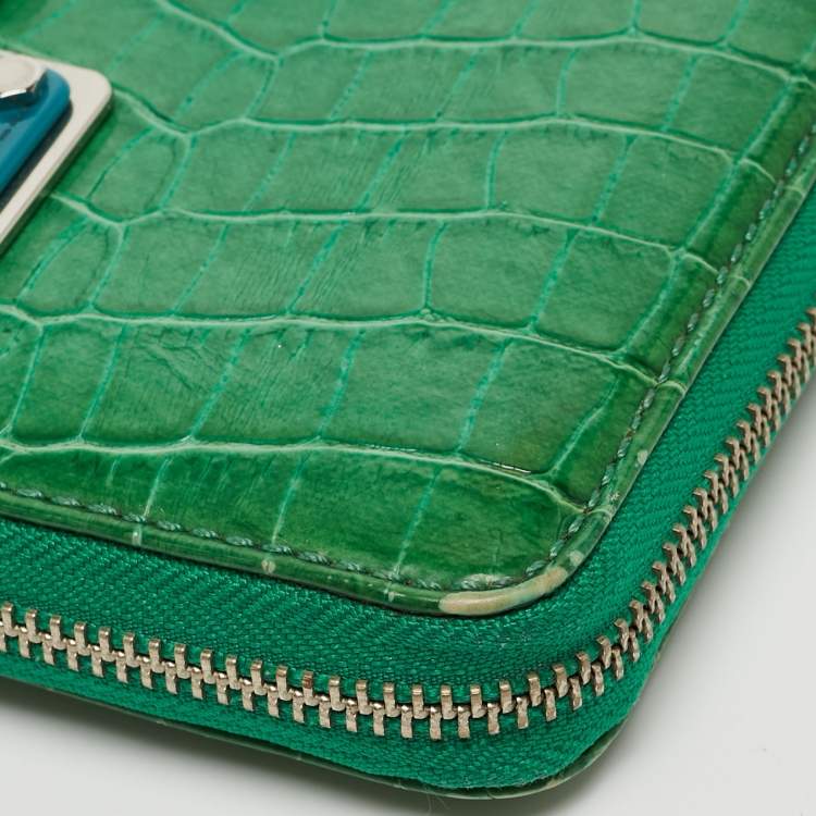 Pre Owned Marc by Marc Jacobs Green Croc Embossed Patent Leather Zip Around Wallet