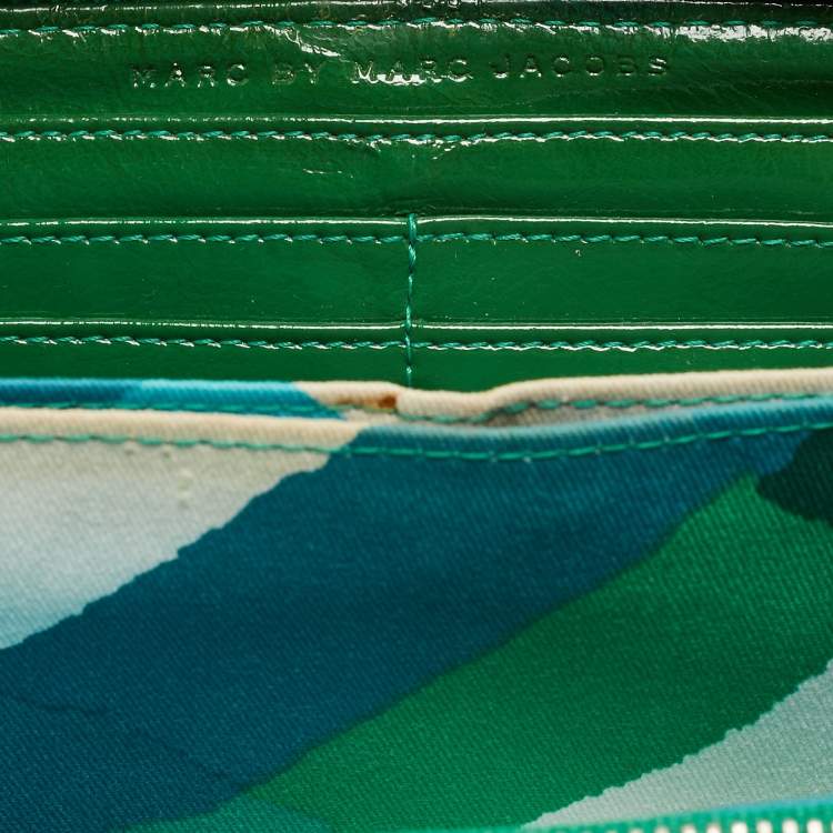Pre Owned Marc by Marc Jacobs Green Croc Embossed Patent Leather Zip Around Wallet