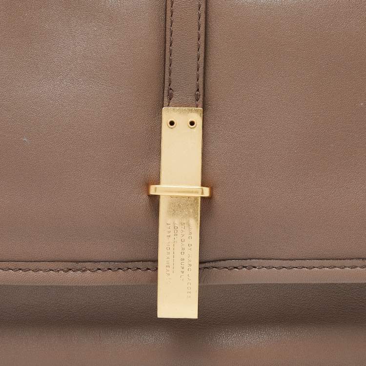Pre Owned Marc by Marc Jacobs Beige Leather Metal Flap Clutch