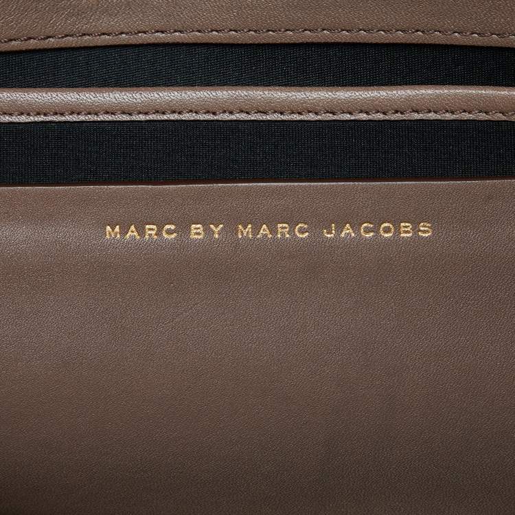 Pre Owned Marc by Marc Jacobs Beige Leather Metal Flap Clutch