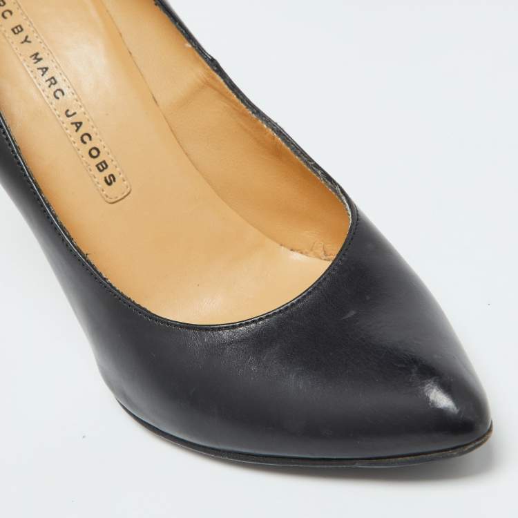 Pre Owned Marc by Marc Jacobs Black Leather Pumps Size 38