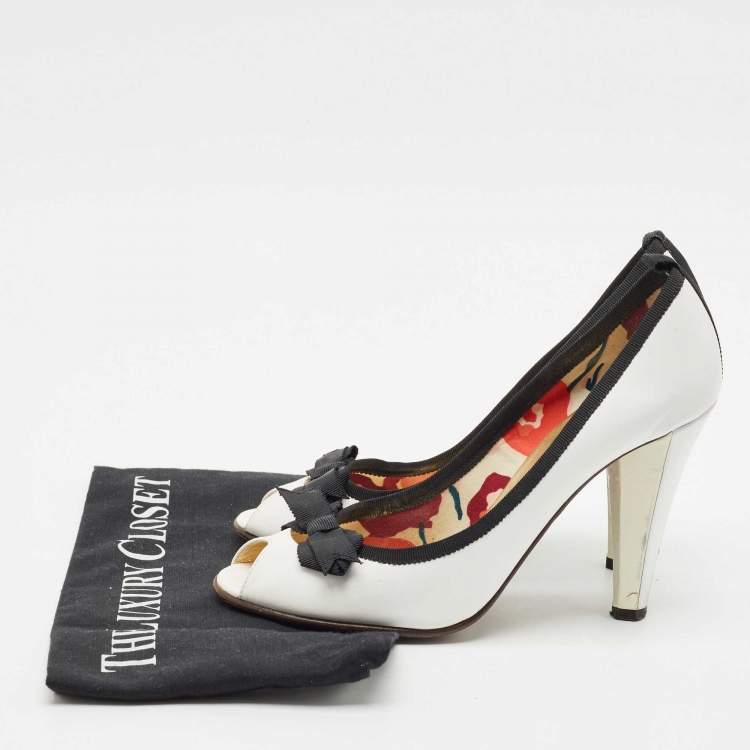 Pre Owned Marc by Marc Jacobs White/Black Leather Bow Peep Toe Pumps Size 38
