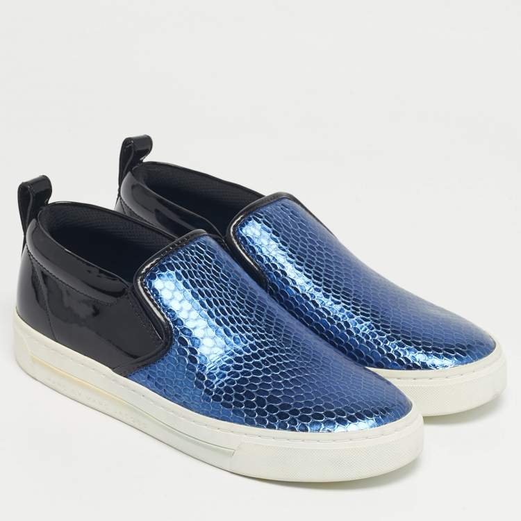 Pre Owned Marc by Marc Jacobs Blue/black python embossed and patent leather Broome slip on Sneakers