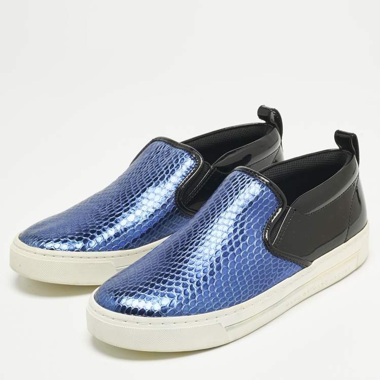 Pre Owned Marc by Marc Jacobs Blue/Black Snakeskin Embossed and Leather Broome Slip On Sneakers Size 36