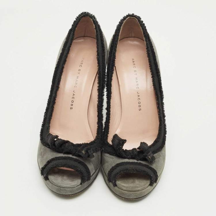 Pre Owned Marc by Marc Jacobs Grey Suede Bow Peep Toe Pumps Size 37