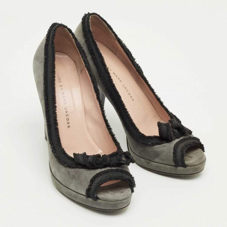 Pre Owned Marc by Marc Jacobs Grey Suede Bow Peep Toe Pumps Size 37