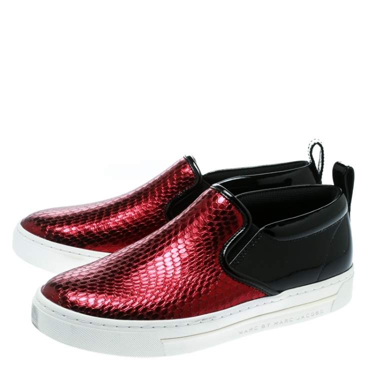 Pre Owned Marc by Marc Jacobs Metallic Red Snake Embossed Leather And Black Patent Leather Broome Slip On Sneakers Size 36