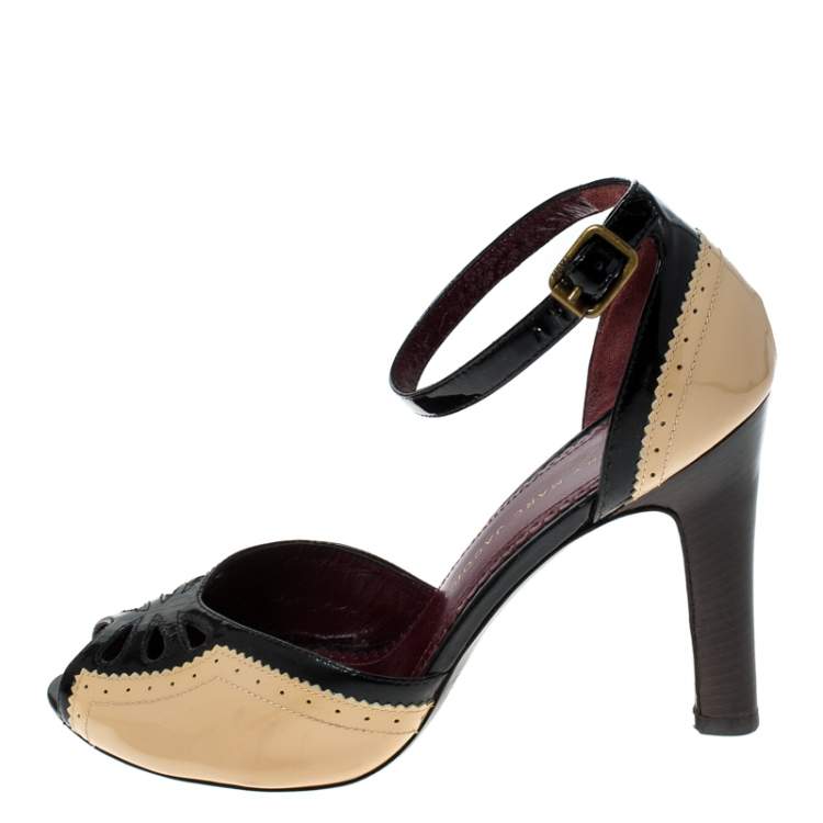 Pre Owned Marc by Marc Jacobs Black/Beige Patent Leather Ankle Strap Sandals Size 36