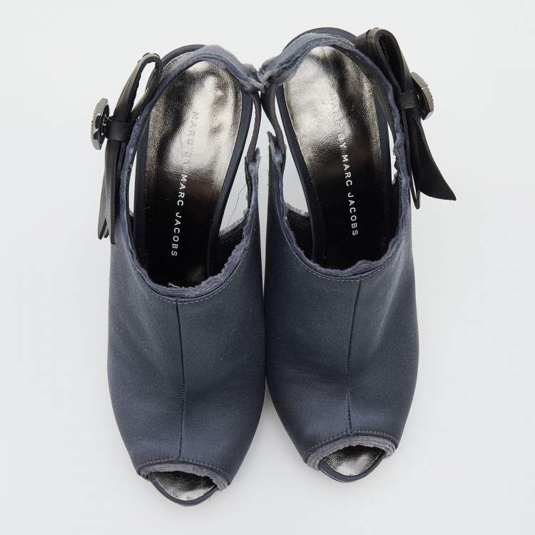 Pre Owned Marc by Marc Jacobs Grey Satin Slingback Sandals Size 37