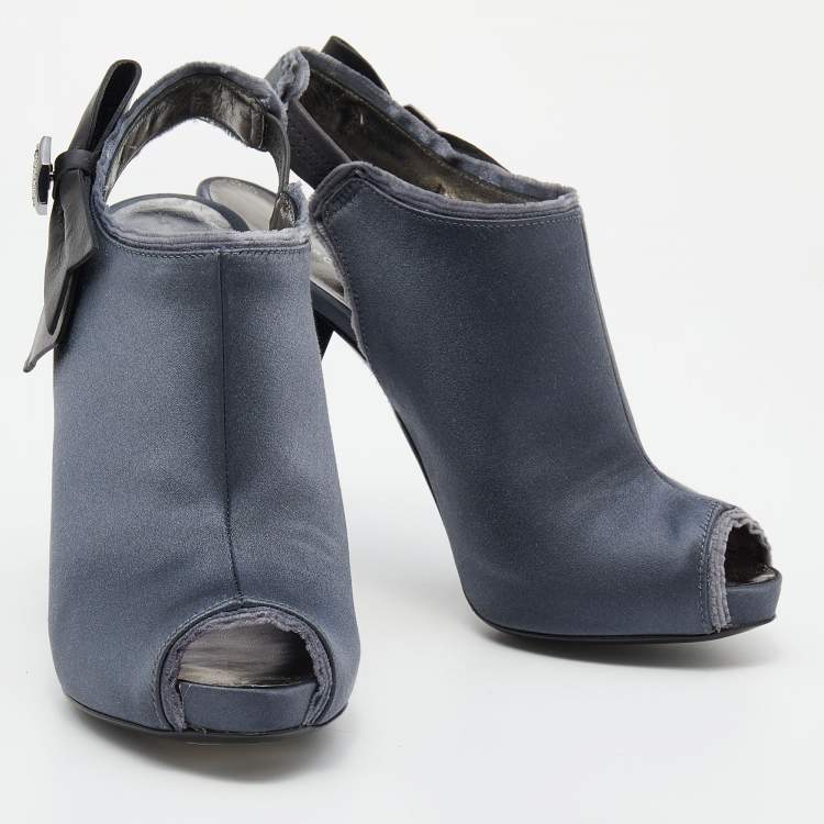 Pre Owned Marc by Marc Jacobs Grey Satin Slingback Sandals Size 37
