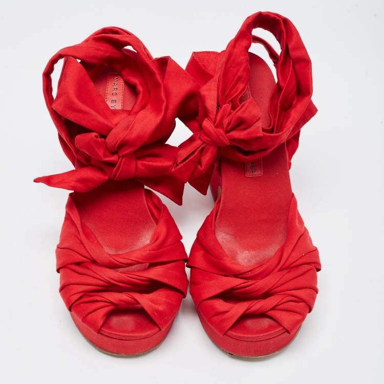 Pre Owned Marc by Marc Jacobs Red Fabric Tie Up Block Heel Sandals Size 38.5