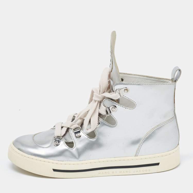 Buy designer Sneakers by marc-by-marc-jacobs at The Luxury Closet.