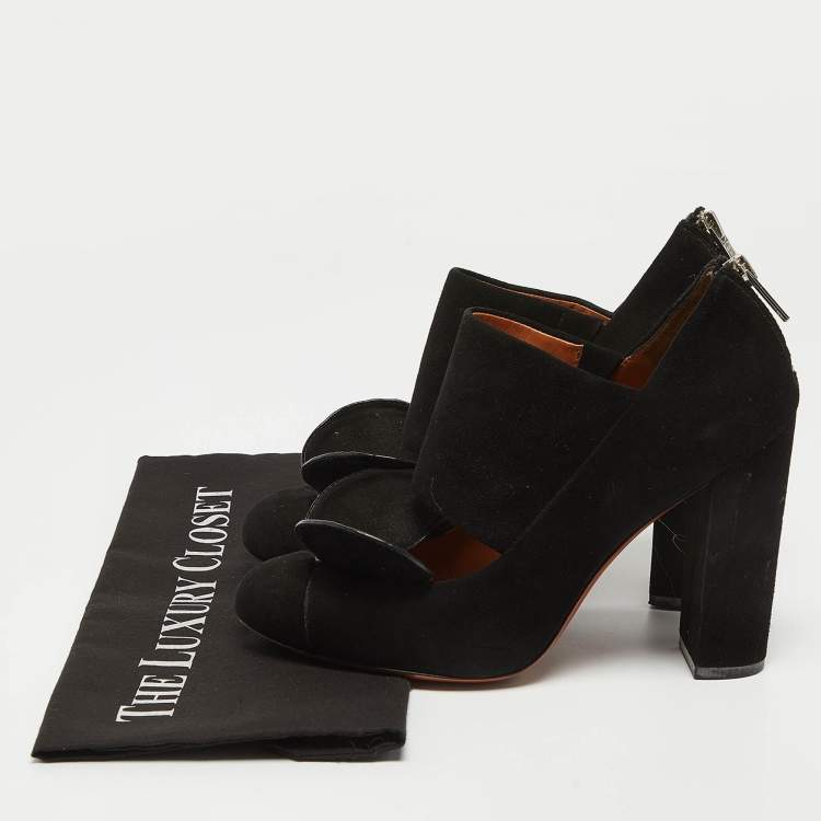 Pre Owned Marc by Marc Jacobs Black Suede Pumps Size 38.5