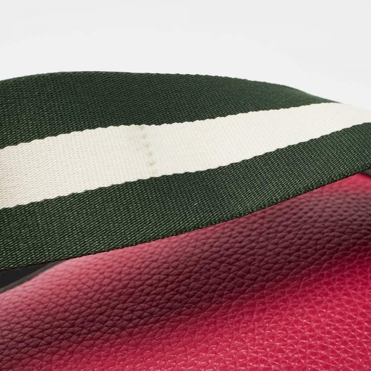Pre Owned Marc Jacobs Fuchsia Leather Recruit Nomad Saddle Shoulder Bag