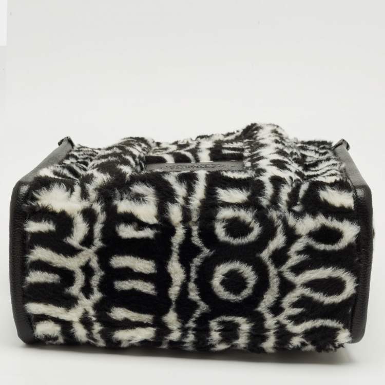 Pre Owned Marc Jacobs Black/White Monogram Faux Fur Medium The Teddy Tote 