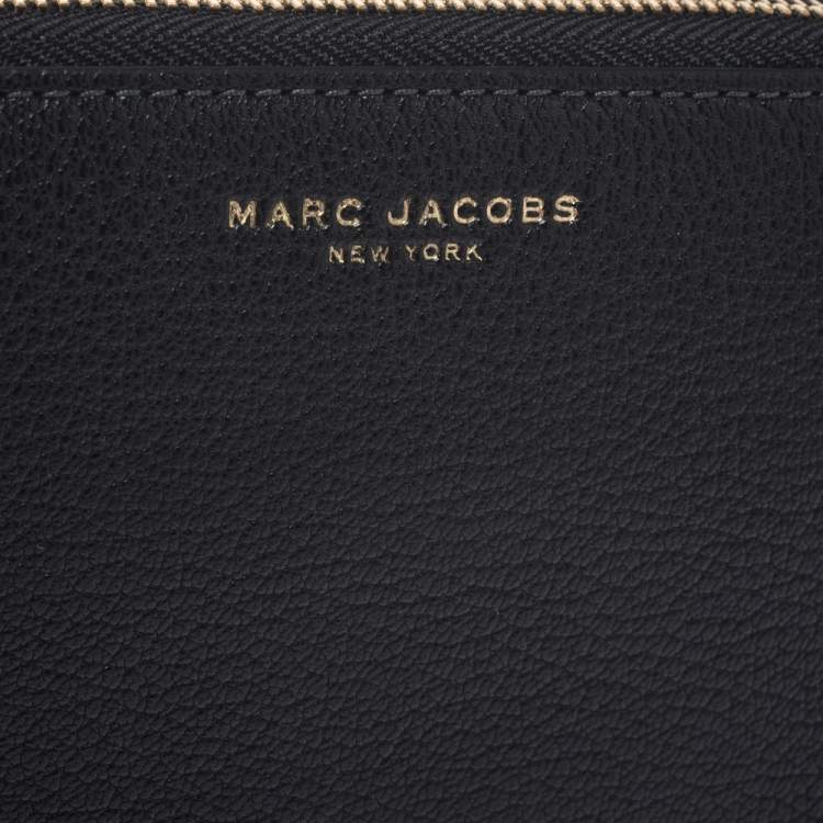 Pre Owned Marc Jacobs Black Leather Zip Around Wallet