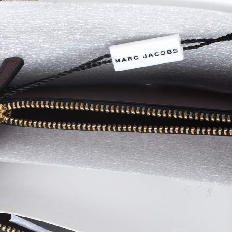 Pre Owned Marc Jacobs Black Leather Zip Around Wallet