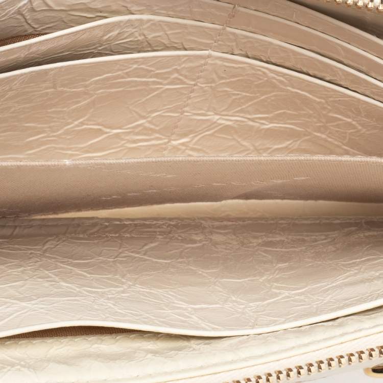 Louis Vuitton Blanc Corail Monogram Vernis Leather Sarah Wallet Louis  Vuitton | The Luxury Closet