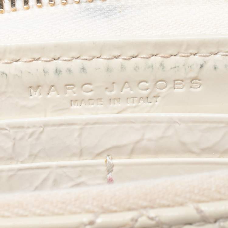 Pre Owned Marc Jacobs Cream Patent Leather Double Pocket Wallet