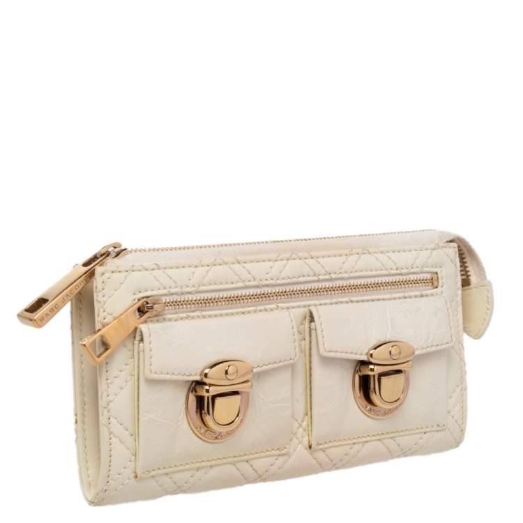 Pre Owned Marc Jacobs Cream Patent Leather Double Pocket Wallet