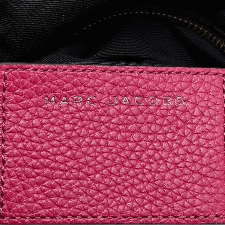 Pre Owned Marc Jacobs Raspberry Leather Recruit Nomad Saddle Shoulder Bag