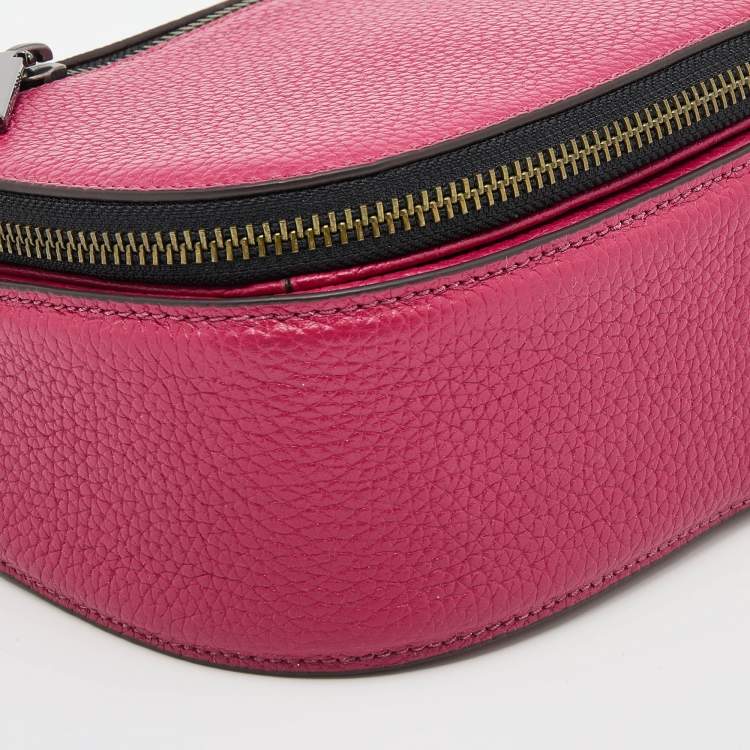 Pre Owned Marc Jacobs Raspberry Leather Recruit Nomad Saddle Shoulder Bag