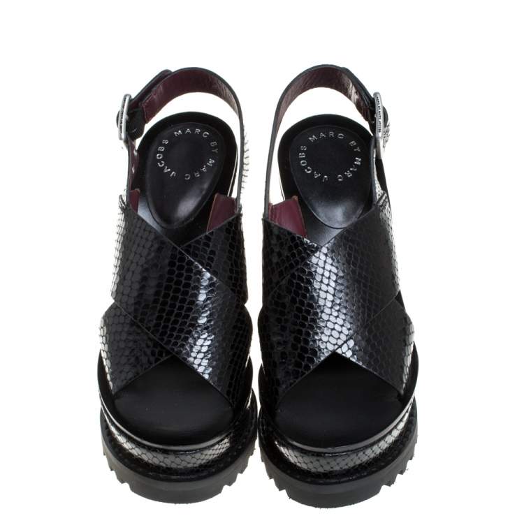 مملوكة مسبقًا Marc by Marc Jacobs Black Python Embossed Leather Irving Platform Wedge Sandals Size 35.5